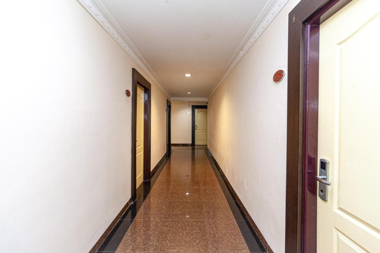 Reddoorz Premium At Hotel Ratu Residence Palmerah Esterno foto